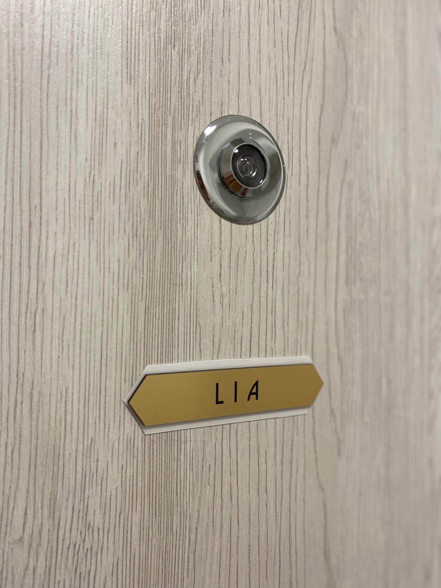 Lia Apartman - Private Parking Братислава Екстер'єр фото