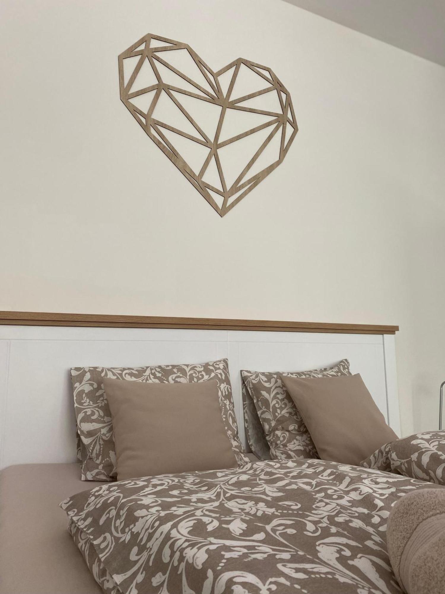 Lia Apartman - Private Parking Братислава Екстер'єр фото